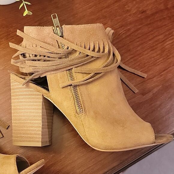 Carlos Santana suede fringe high heeled booties peep toe size 6.5 - Picture 10 of 10